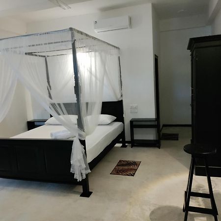 La Fiesta Bed & Breakfast Weligama Ruang foto