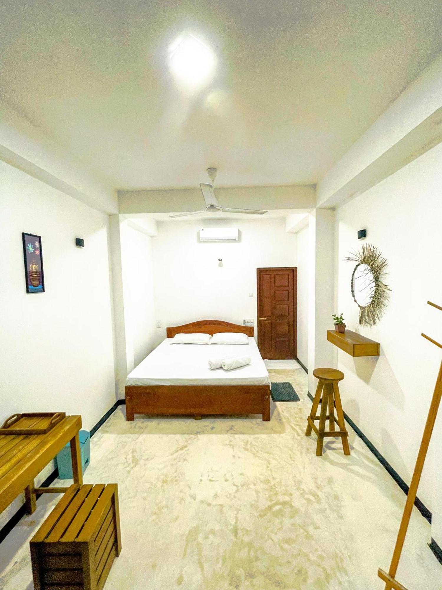 La Fiesta Bed & Breakfast Weligama Ruang foto
