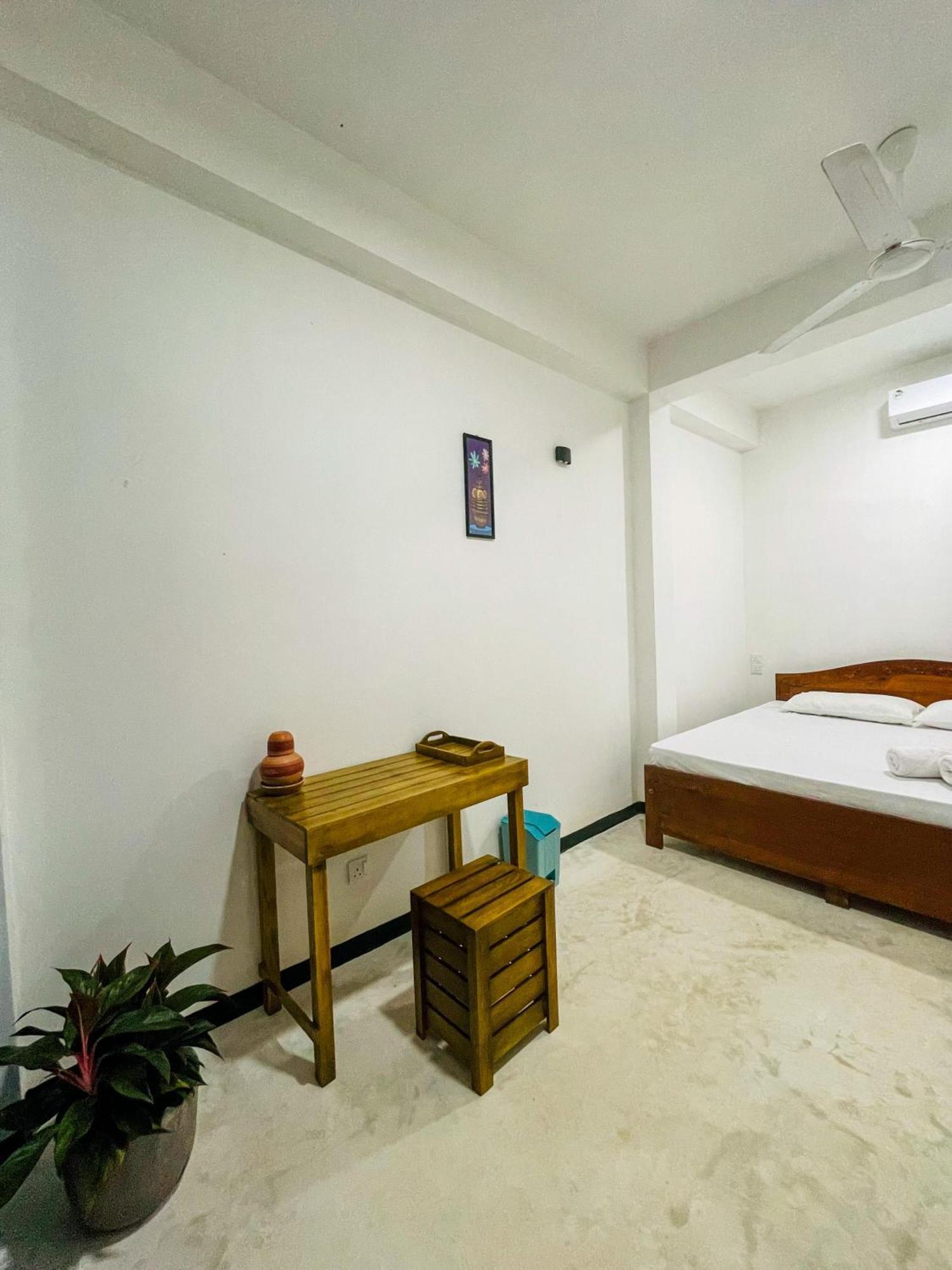 La Fiesta Bed & Breakfast Weligama Ruang foto