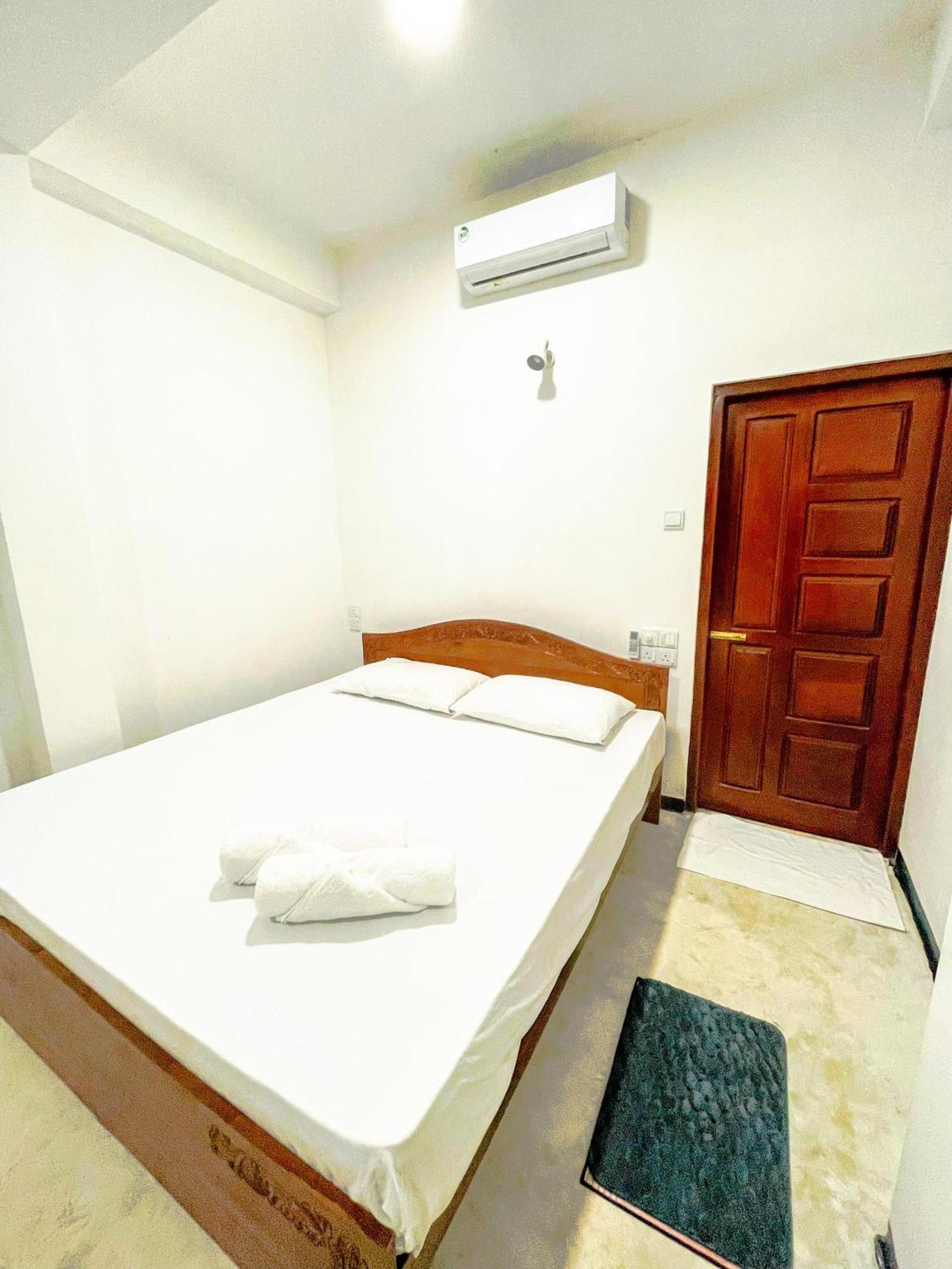 La Fiesta Bed & Breakfast Weligama Ruang foto