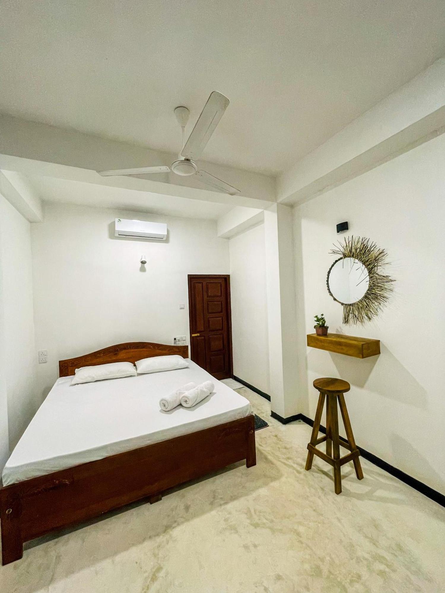 La Fiesta Bed & Breakfast Weligama Ruang foto