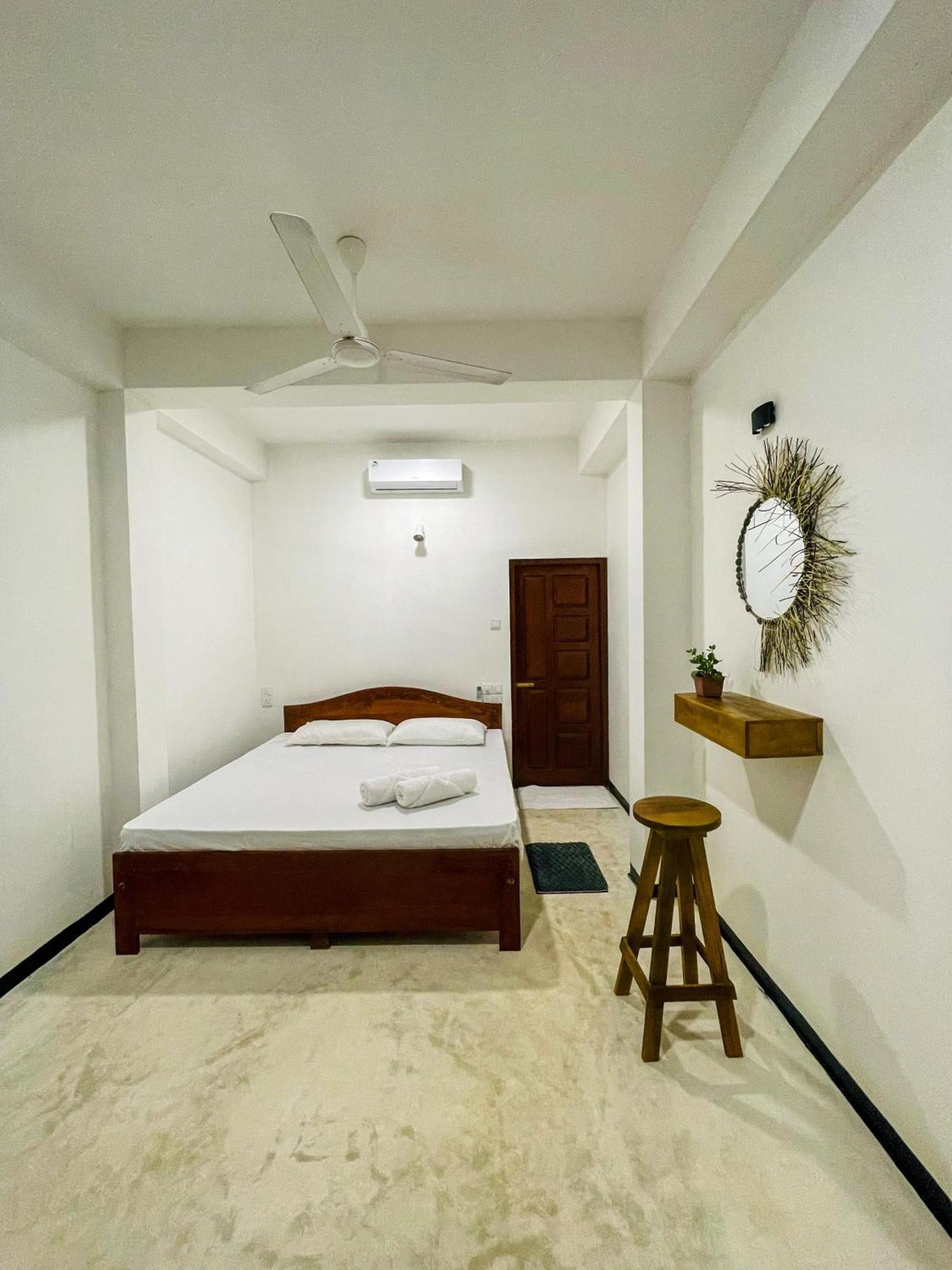 La Fiesta Bed & Breakfast Weligama Ruang foto